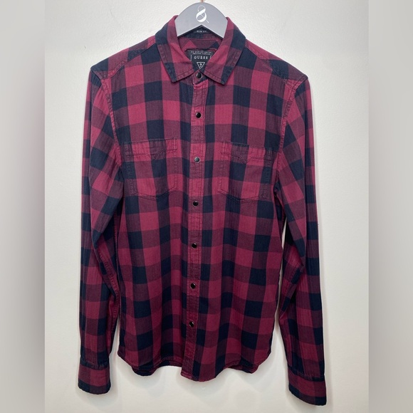 Guess Checkered Button Down. - Picture 4 of 8